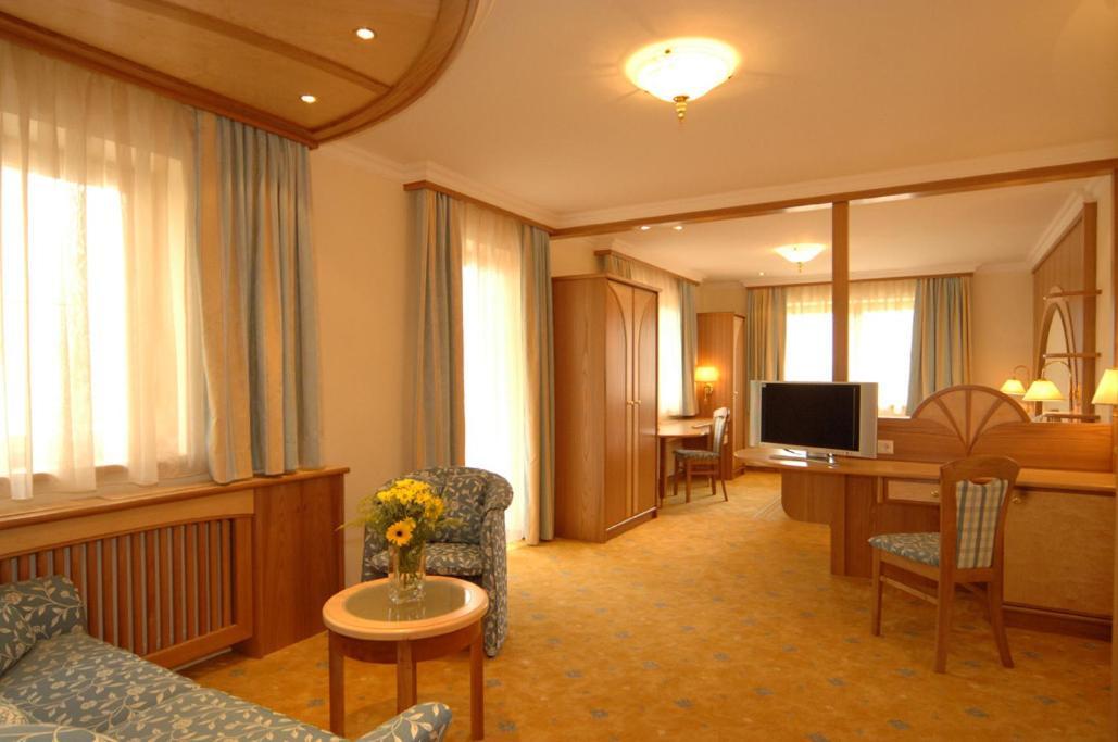 Hotel Neuwirt Ramsau am Dachstein Room photo