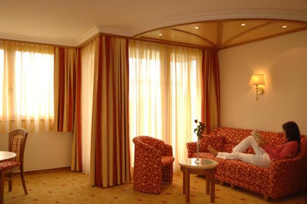 Hotel Neuwirt Ramsau am Dachstein Room photo