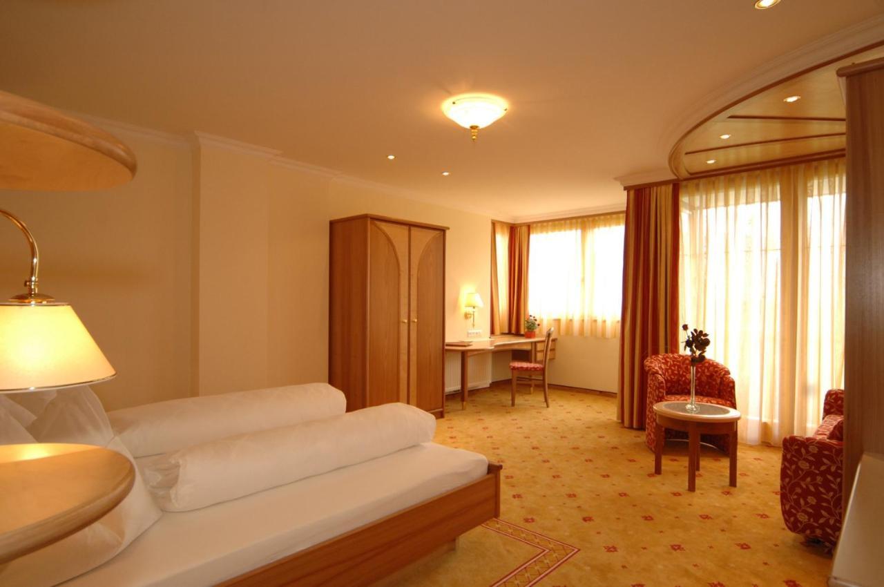 Hotel Neuwirt Ramsau am Dachstein Room photo